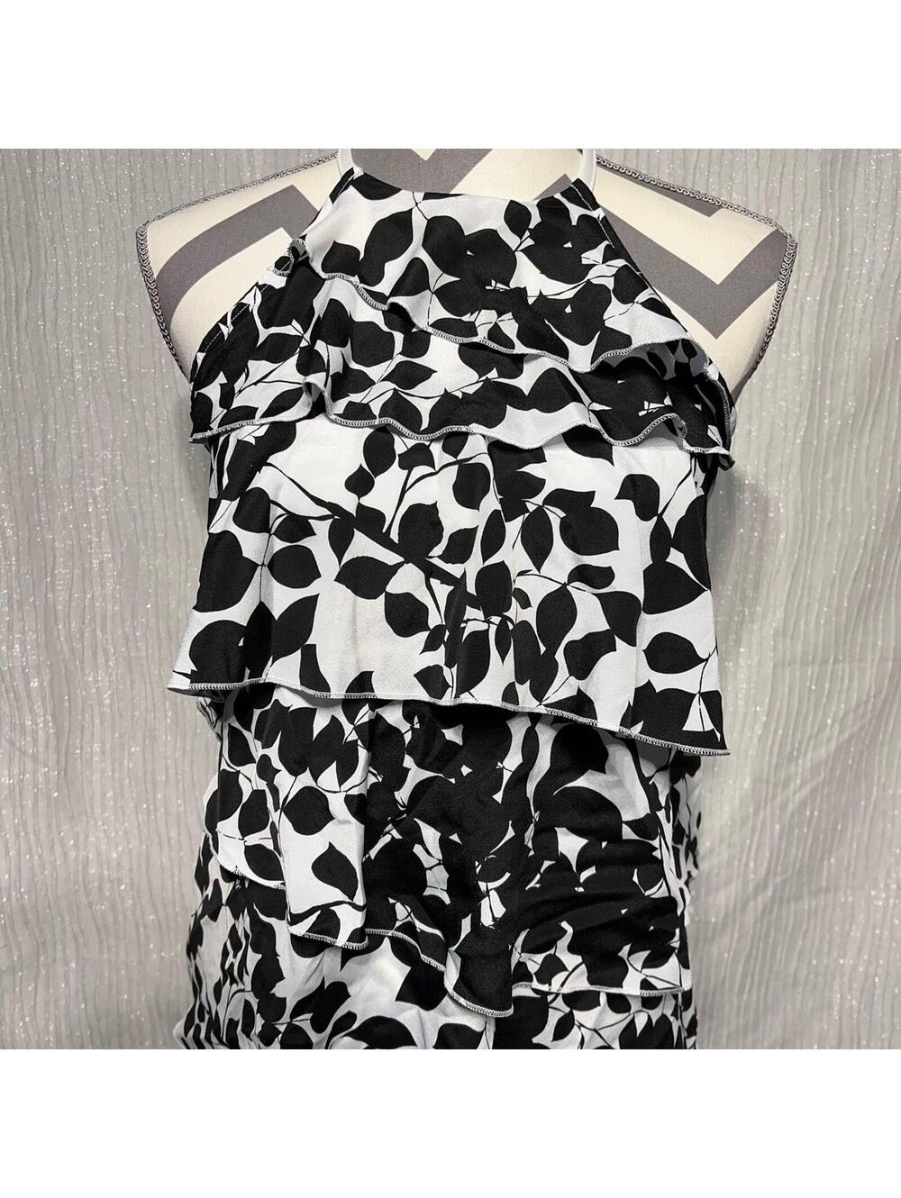 Black / white ruffle blouse